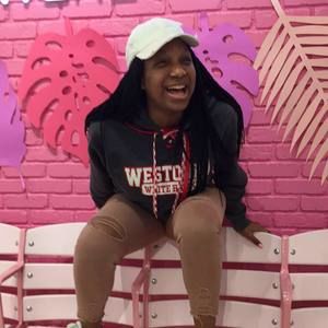 Meet your Posher, Rosalyn